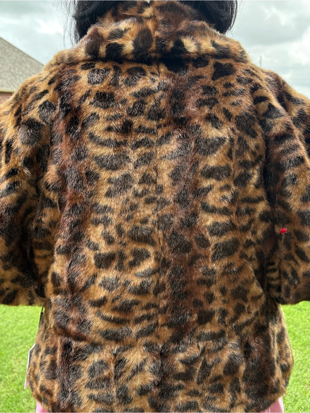 Calvin Klein Leopard Print Faux Fur caplet  in Brown and Black Sz Large. NWT - Picture 7 of 9